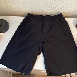 Men’s Lululemon Core short, black size M